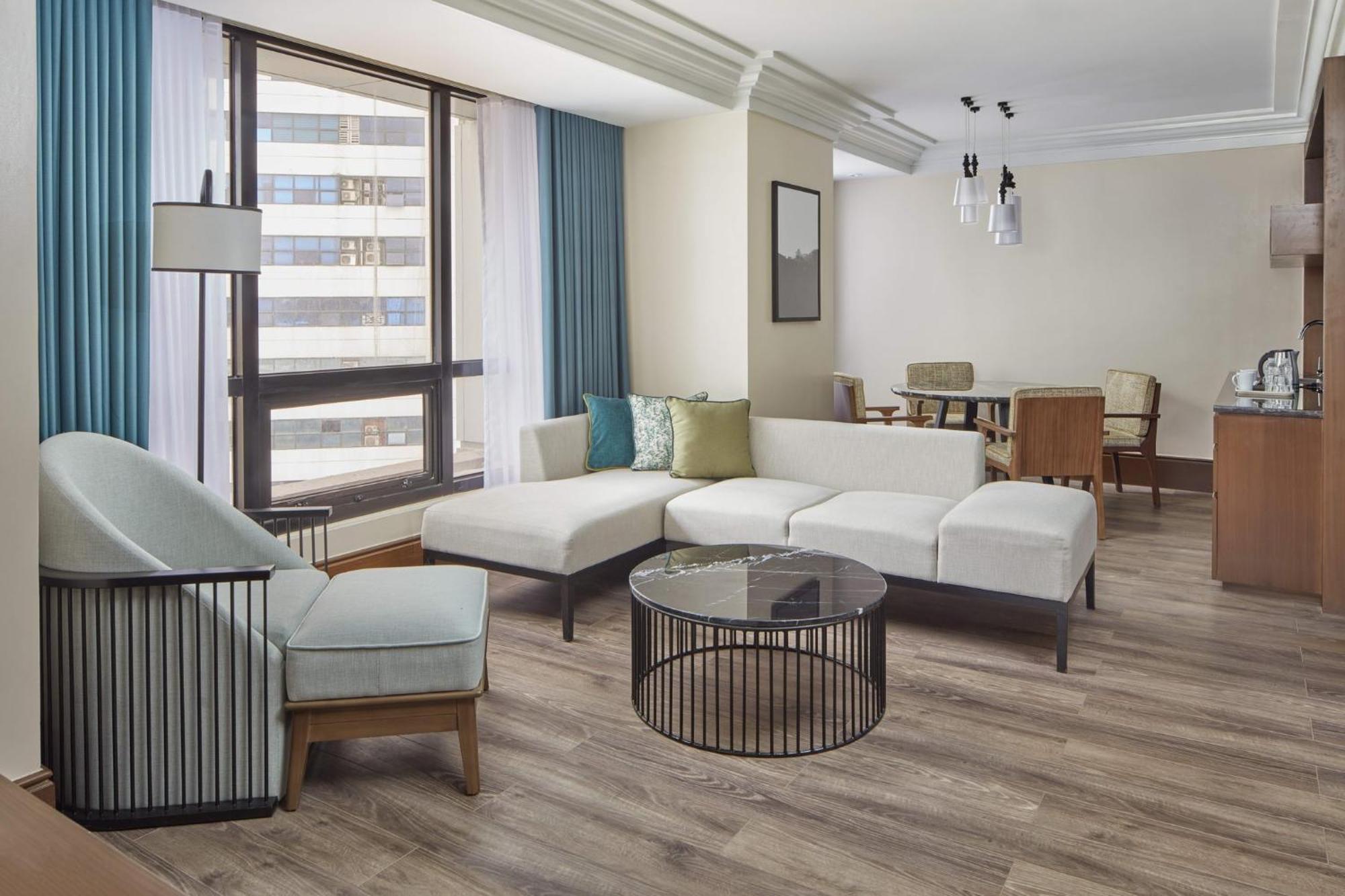 Holiday Inn & Suites Manila Galleria By Ihg Pasig City Kültér fotó